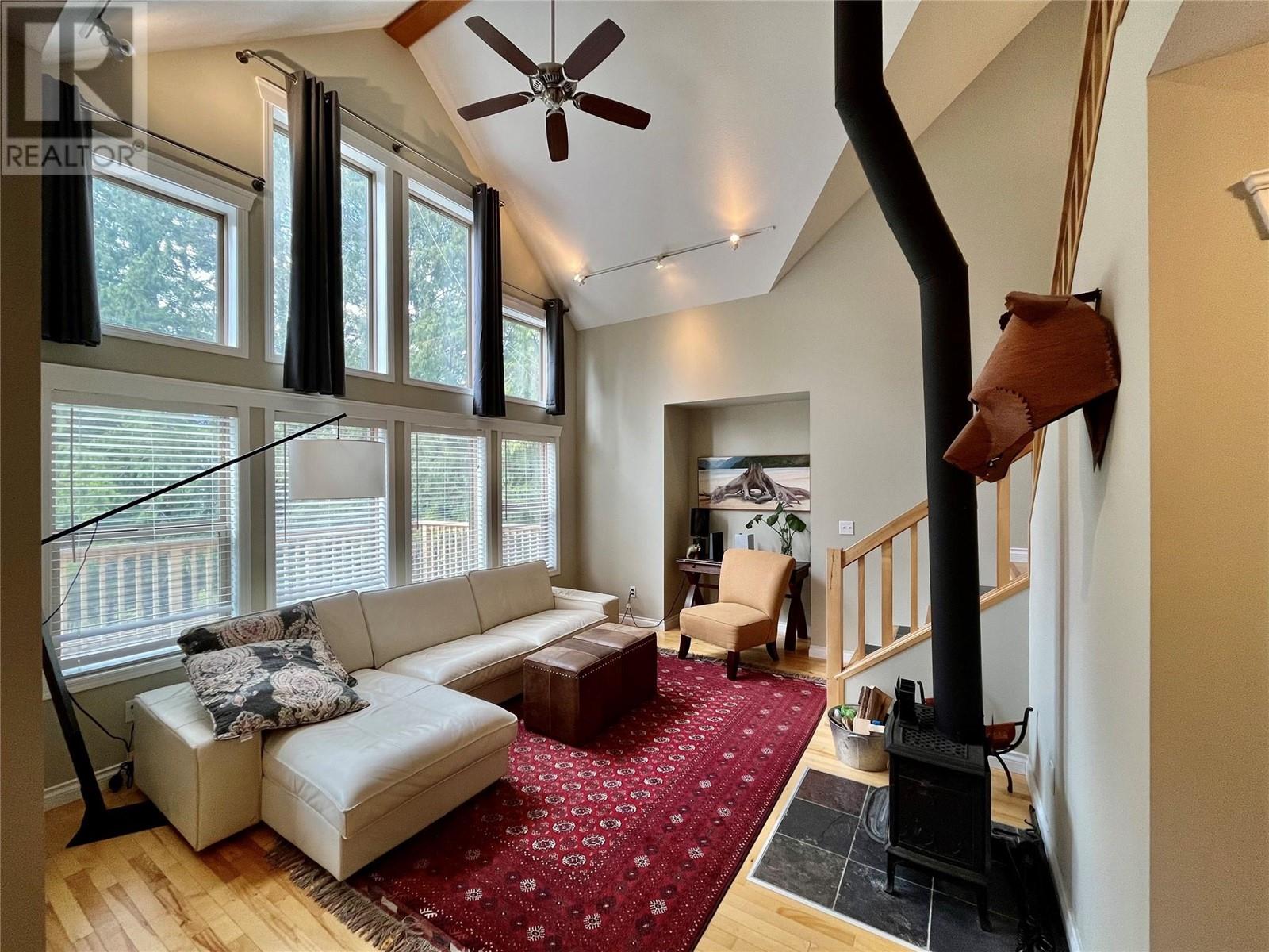 424 Bayview Road, Nakusp, British Columbia  V0G 1R1 - Photo 14 - 10341386