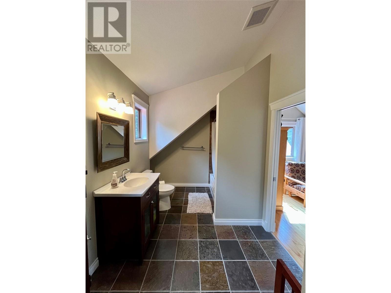424 Bayview Road, Nakusp, British Columbia  V0G 1R1 - Photo 21 - 10341386