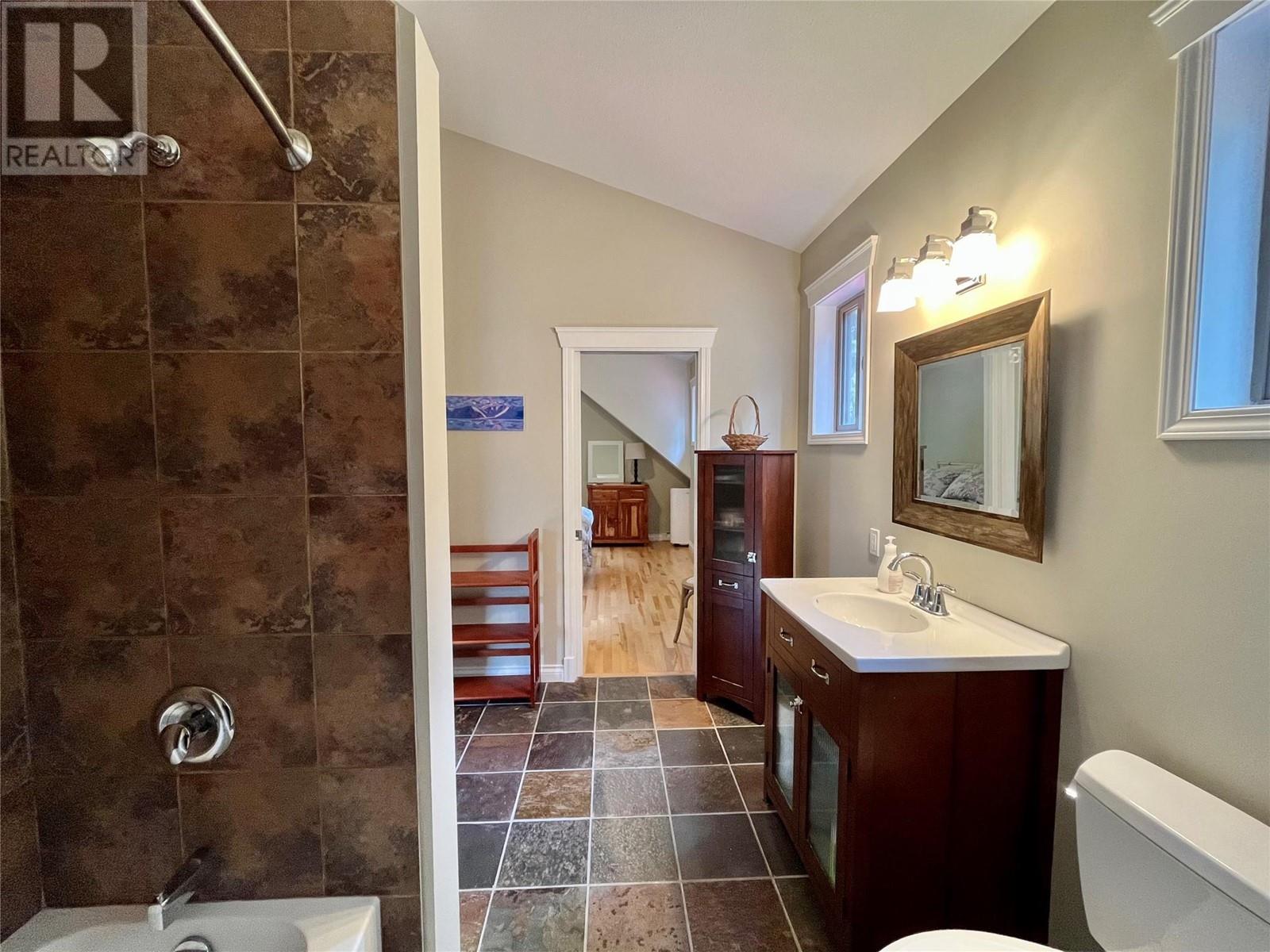424 Bayview Road, Nakusp, British Columbia  V0G 1R1 - Photo 23 - 10341386