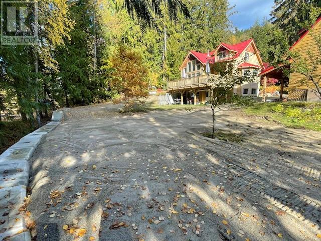 424 Bayview Road, Nakusp, British Columbia  V0G 1R1 - Photo 3 - 10341386