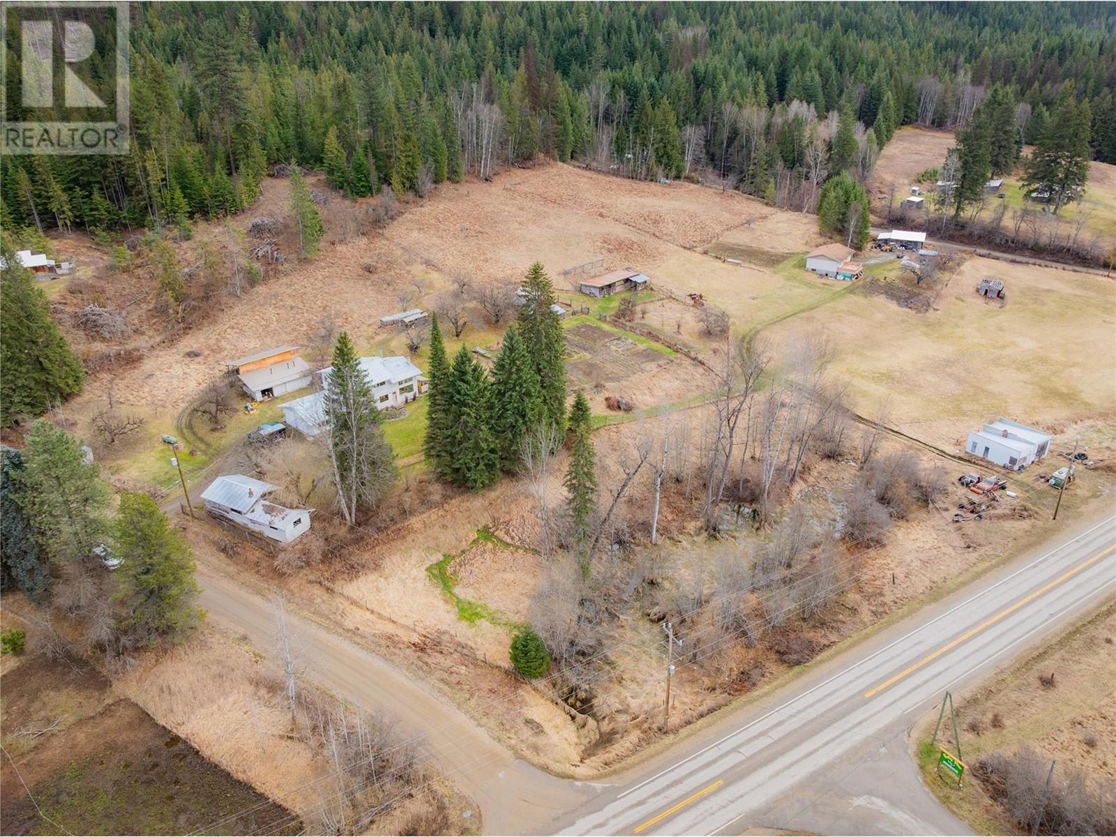 6943 Kanigan Road, Appledale, British Columbia  V0G 2J0 - Photo 14 - 10341853