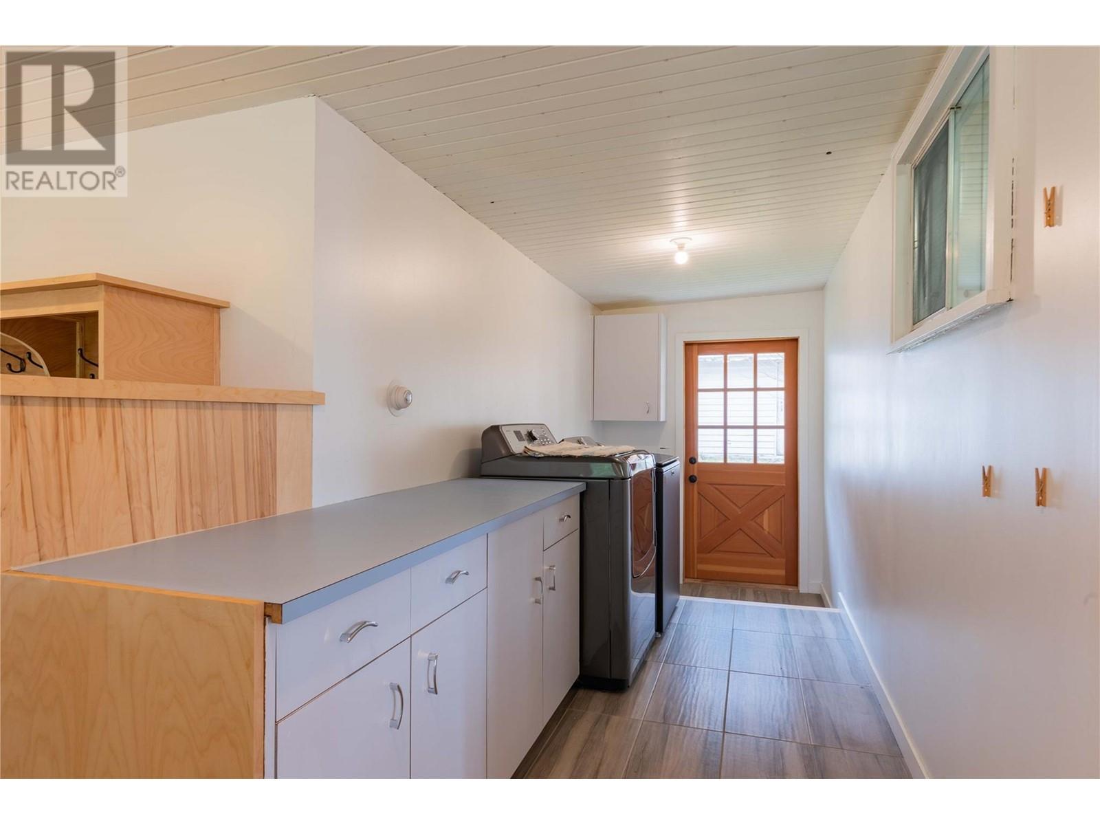 6943 Kanigan Road, Appledale, British Columbia  V0G 2J0 - Photo 21 - 10341853
