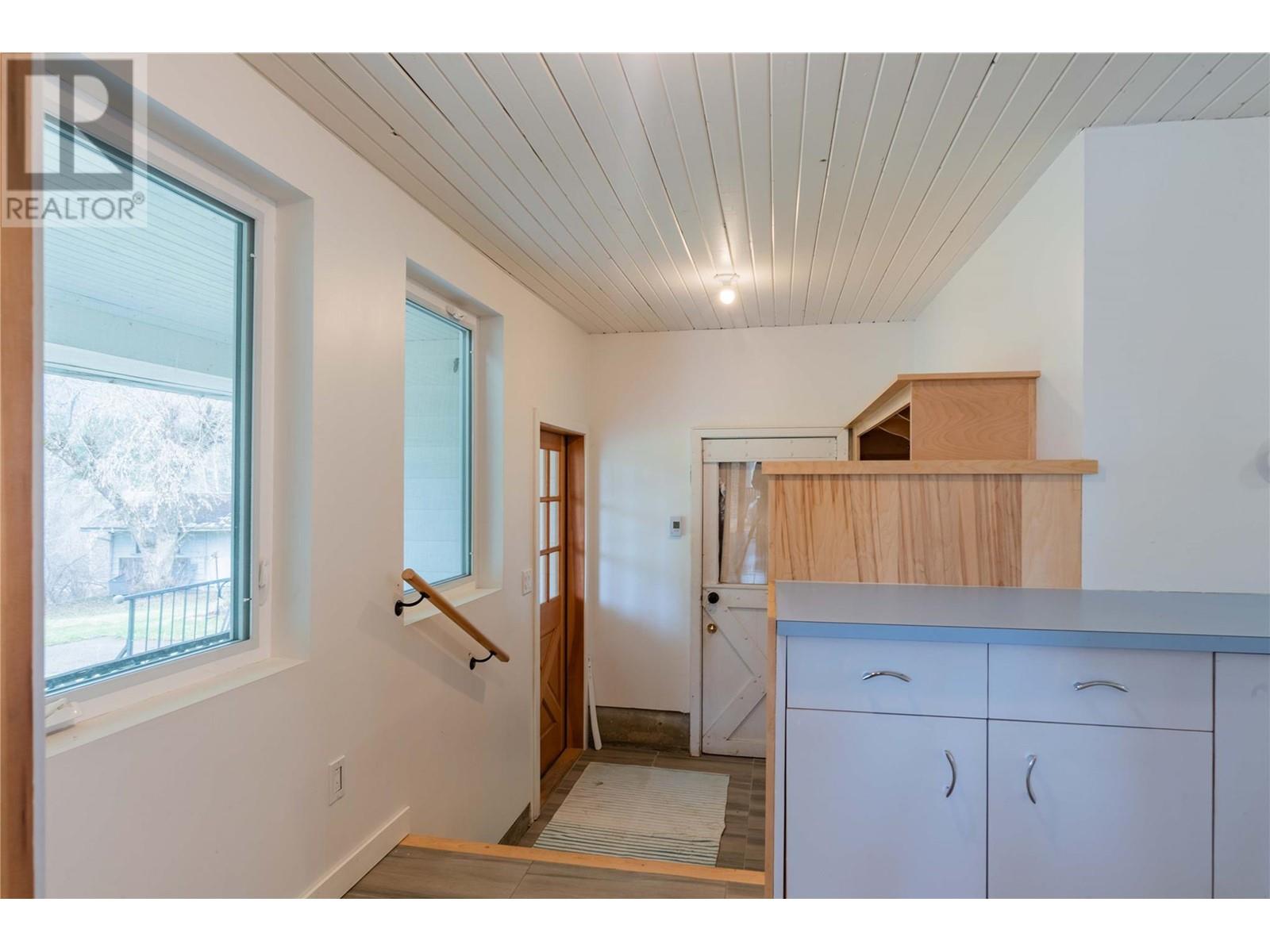 6943 Kanigan Road, Appledale, British Columbia  V0G 2J0 - Photo 23 - 10341853