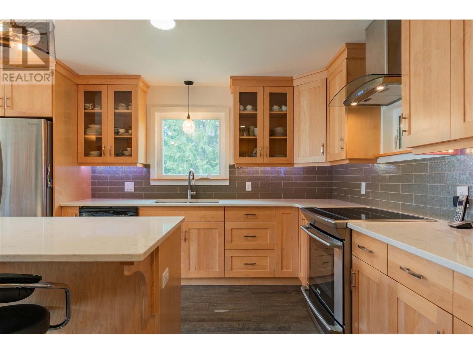 6943 Kanigan Road, Appledale, British Columbia  V0G 2J0 - Photo 27 - 10341853