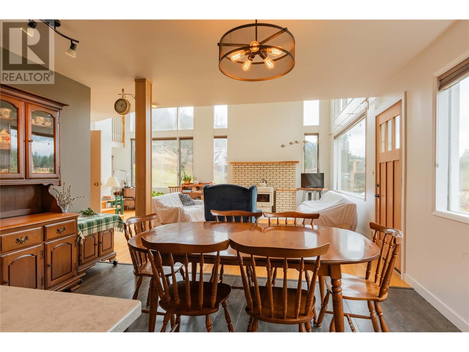 6943 Kanigan Road, Appledale, British Columbia  V0G 2J0 - Photo 33 - 10341853