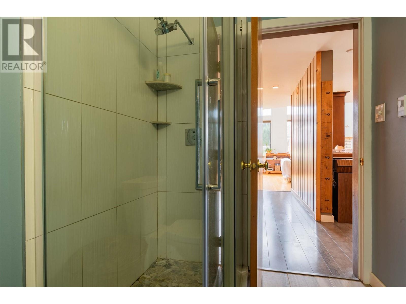 6943 Kanigan Road, Appledale, British Columbia  V0G 2J0 - Photo 43 - 10341853