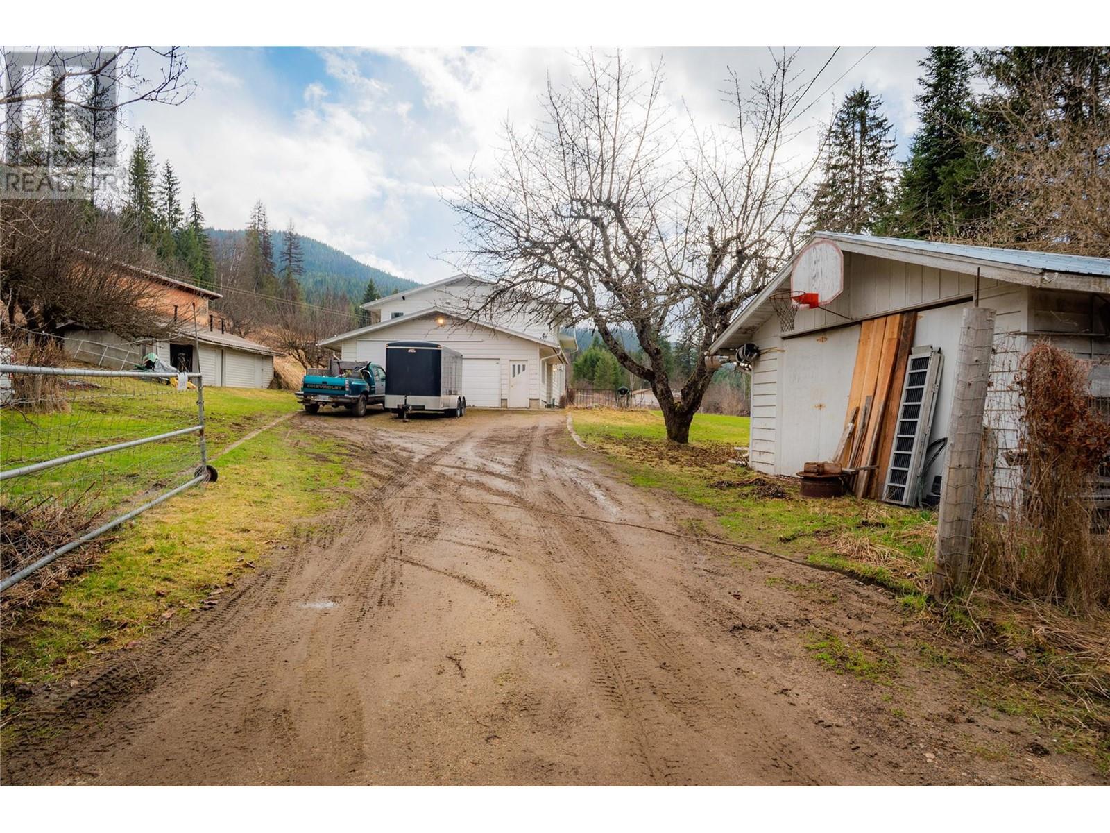 6943 Kanigan Road, Appledale, British Columbia  V0G 2J0 - Photo 67 - 10341853
