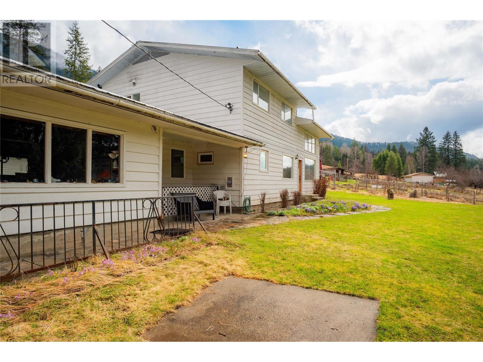 6943 Kanigan Road, Appledale, British Columbia  V0G 2J0 - Photo 72 - 10341853