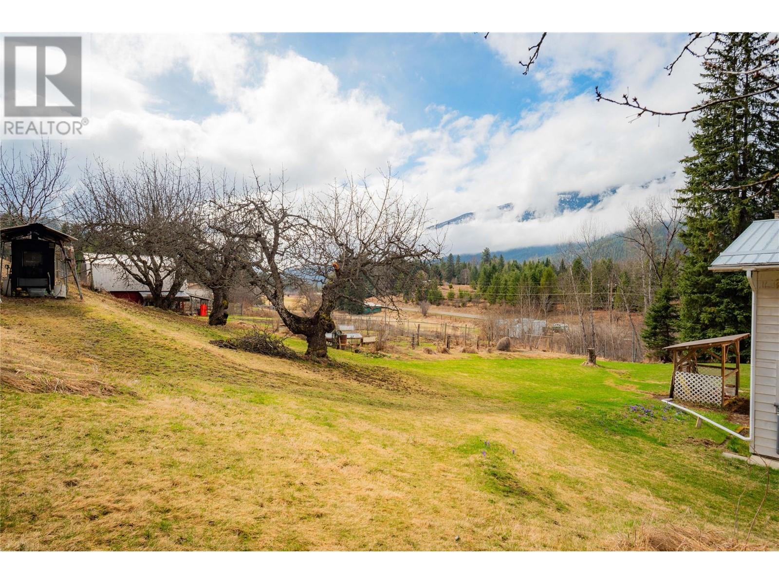 6943 Kanigan Road, Appledale, British Columbia  V0G 2J0 - Photo 82 - 10341853