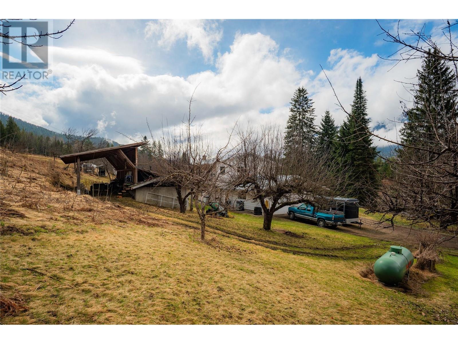 6943 Kanigan Road, Appledale, British Columbia  V0G 2J0 - Photo 84 - 10341853