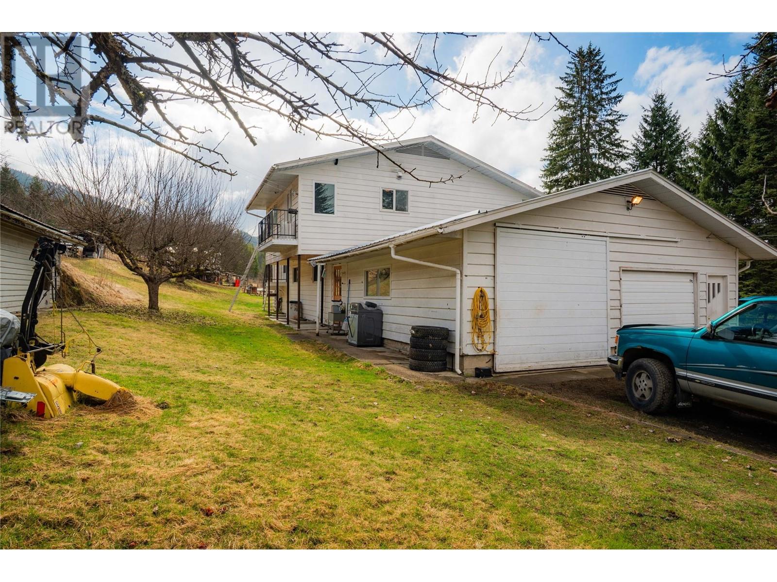 6943 Kanigan Road, Appledale, British Columbia  V0G 2J0 - Photo 85 - 10341853