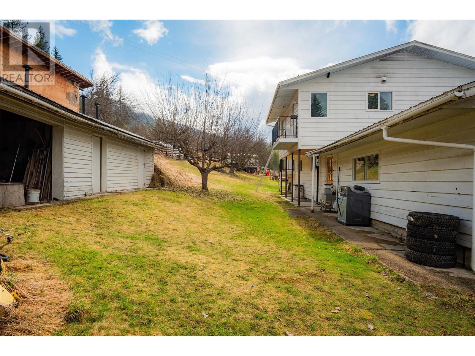 6943 Kanigan Road, Appledale, British Columbia  V0G 2J0 - Photo 86 - 10341853