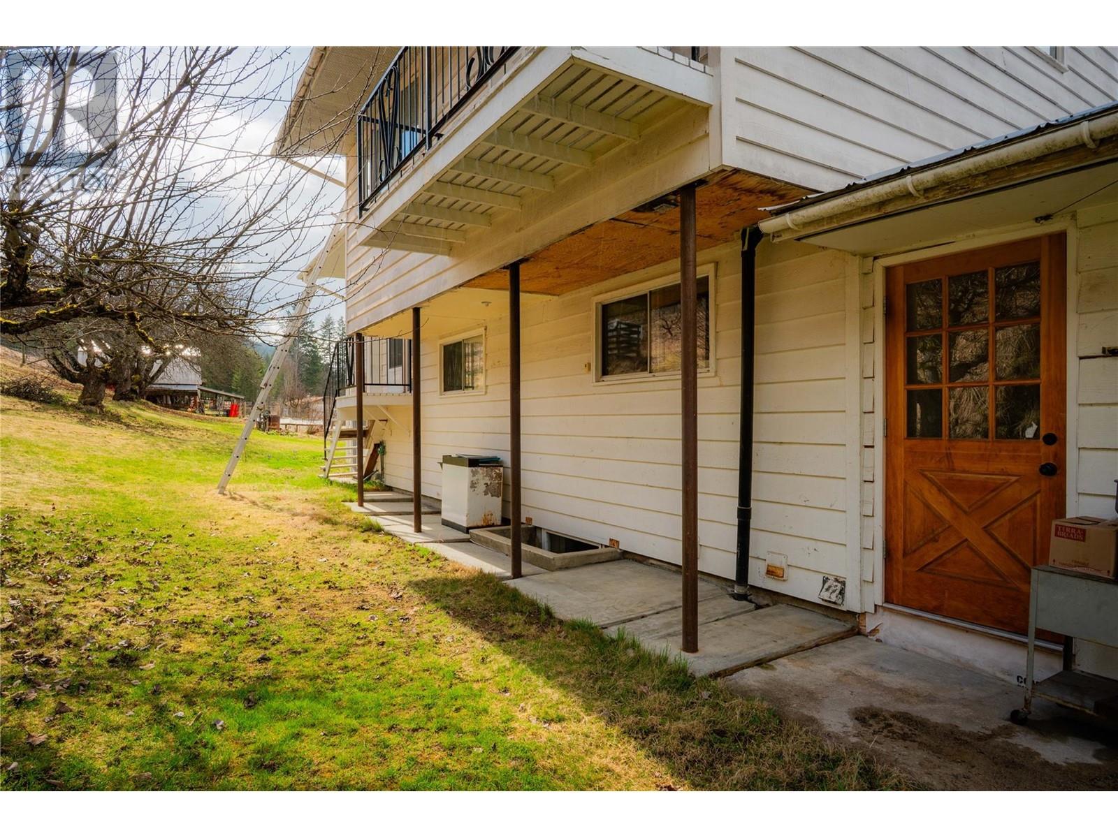 6943 Kanigan Road, Appledale, British Columbia  V0G 2J0 - Photo 88 - 10341853