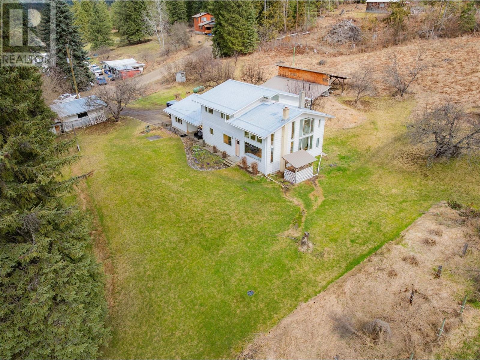 6943 Kanigan Road, Appledale, British Columbia  V0G 2J0 - Photo 9 - 10341853