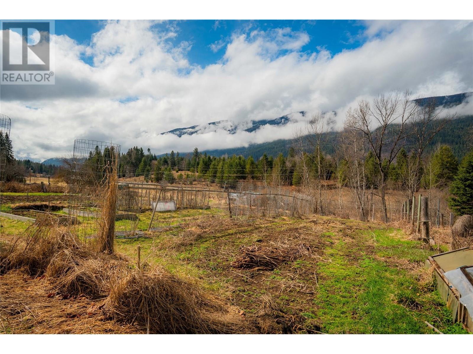 6943 Kanigan Road, Appledale, British Columbia  V0G 2J0 - Photo 90 - 10341853