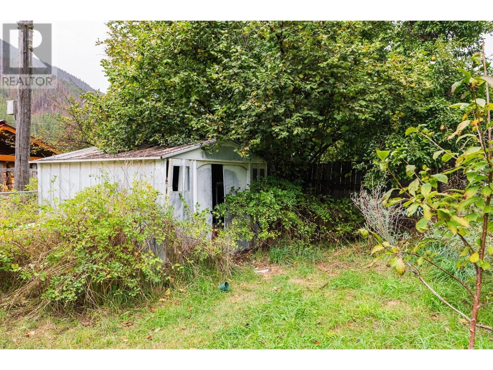 713 Arthur Street, Slocan, British Columbia  V0G 2C0 - Photo 16 - 10341877