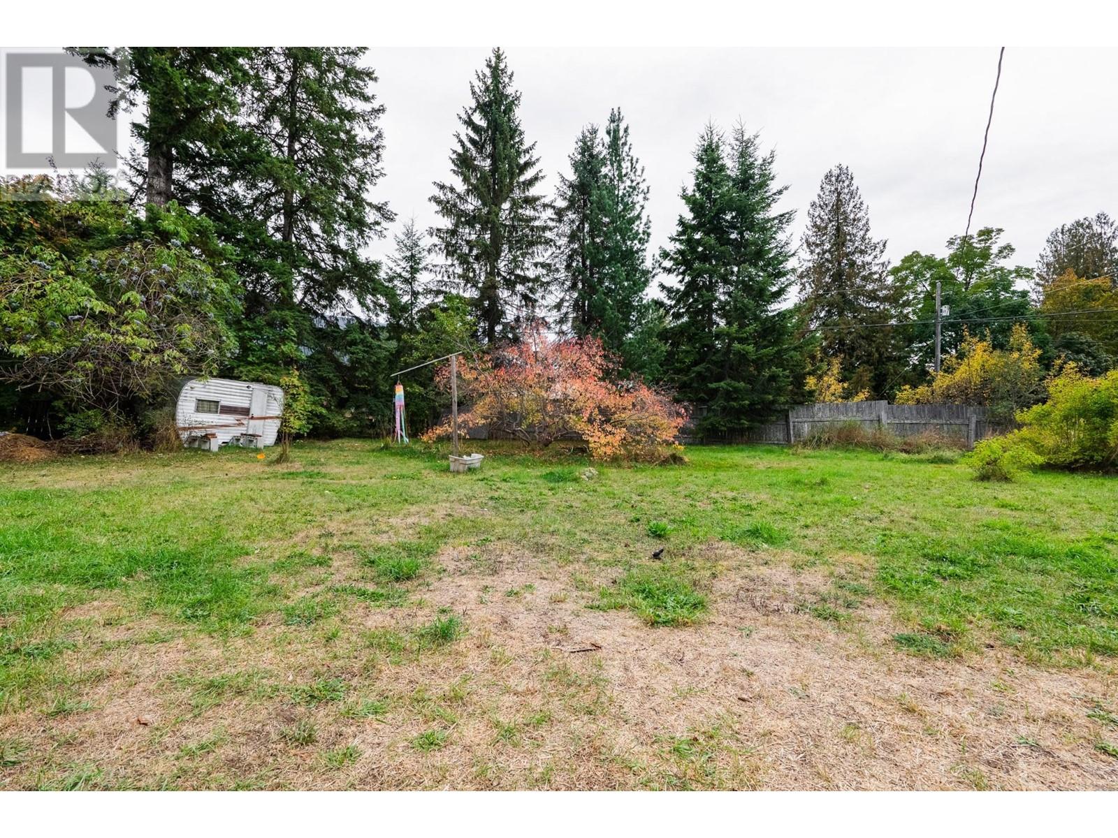 713 Arthur Street, Slocan, British Columbia  V0G 2C0 - Photo 17 - 10341877