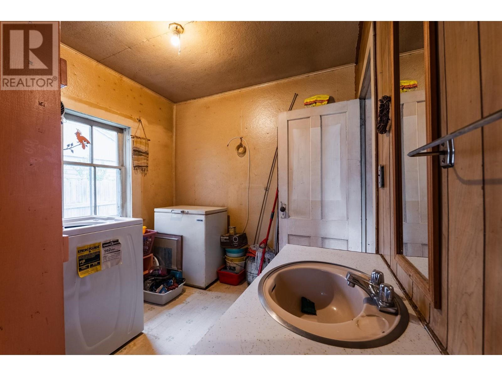 713 Arthur Street, Slocan, British Columbia  V0G 2C0 - Photo 19 - 10341877