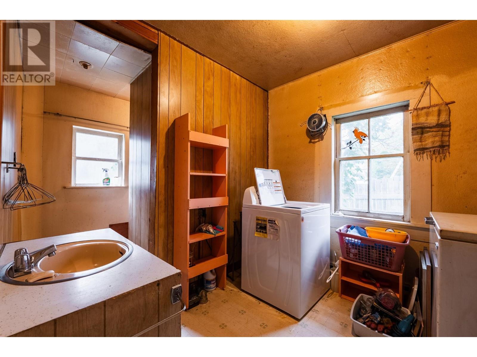 713 Arthur Street, Slocan, British Columbia  V0G 2C0 - Photo 21 - 10341877