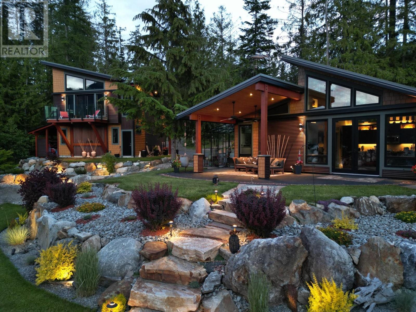 179 Kootenay Lake Road, Procter, British Columbia  V0G 1V0 - Photo 2 - 10341265