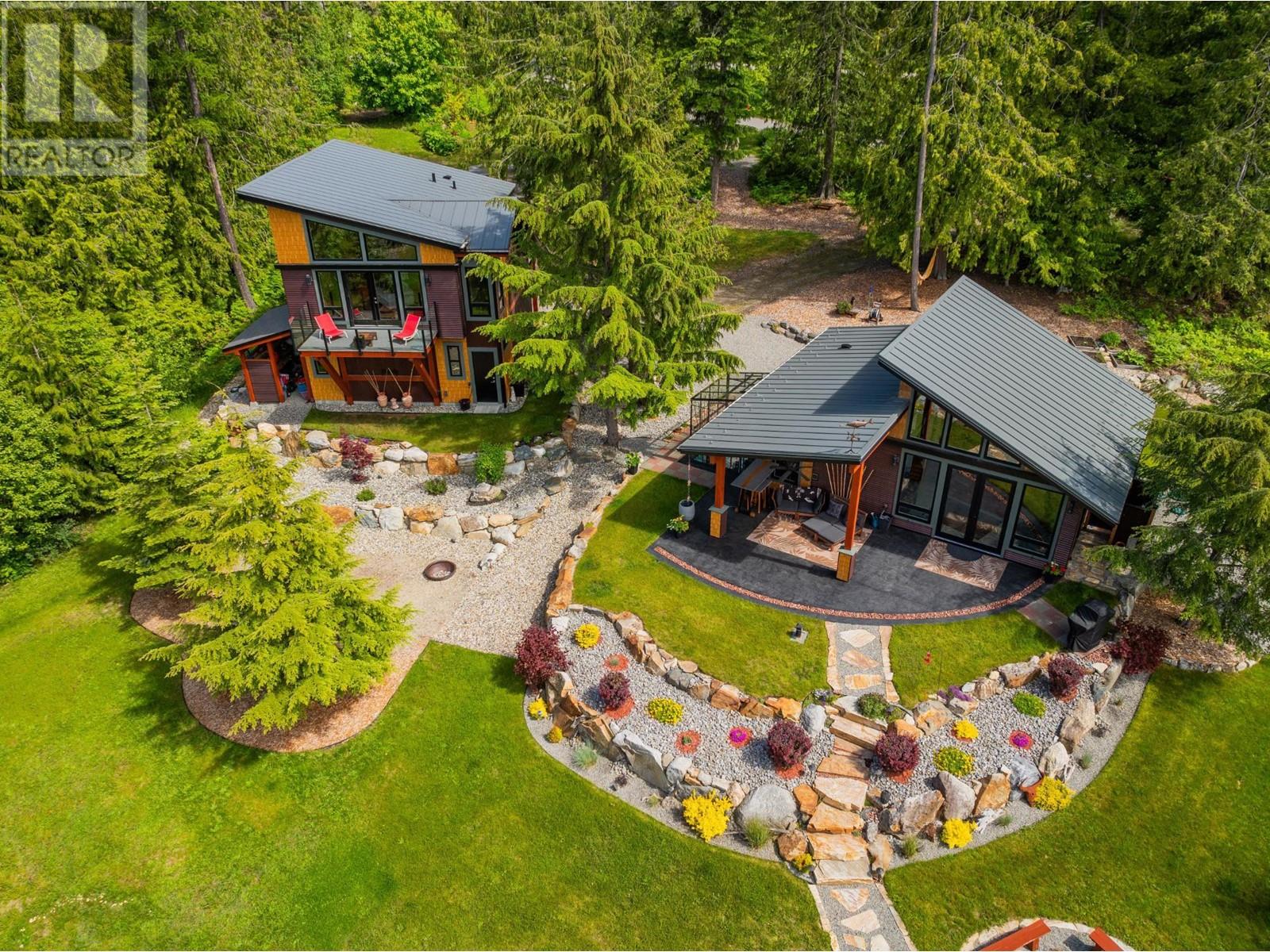 179 Kootenay Lake Road, Procter, British Columbia  V0G 1V0 - Photo 3 - 10341265