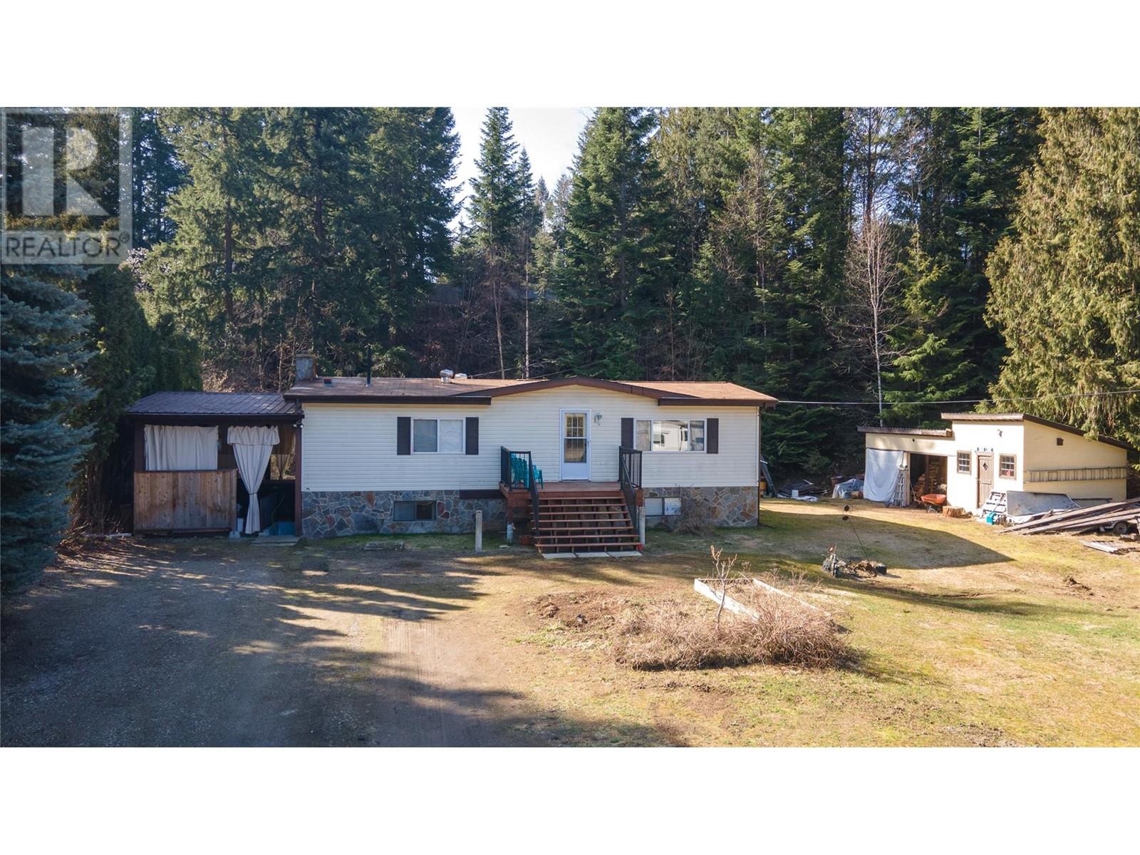 4366 Poplar Ridge Crescent, Crescent Valley, British Columbia  V0G 1H1 - Photo 1 - 10342299