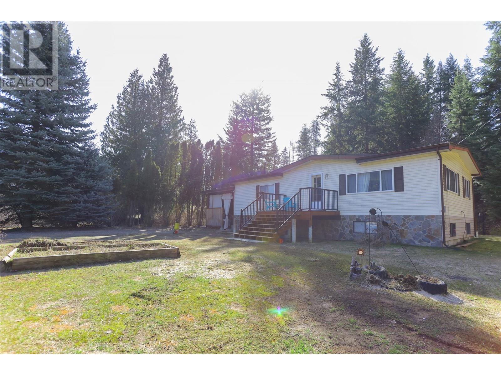 4366 Poplar Ridge Crescent, Crescent Valley, British Columbia  V0G 1H1 - Photo 3 - 10342299