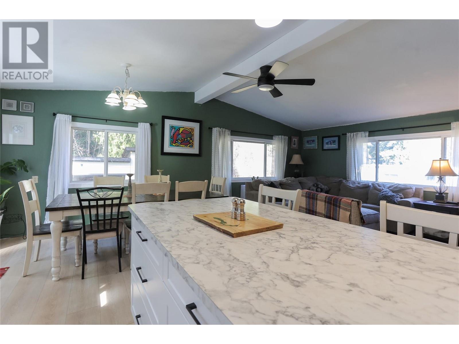 4366 Poplar Ridge Crescent, Crescent Valley, British Columbia  V0G 1H1 - Photo 6 - 10342299