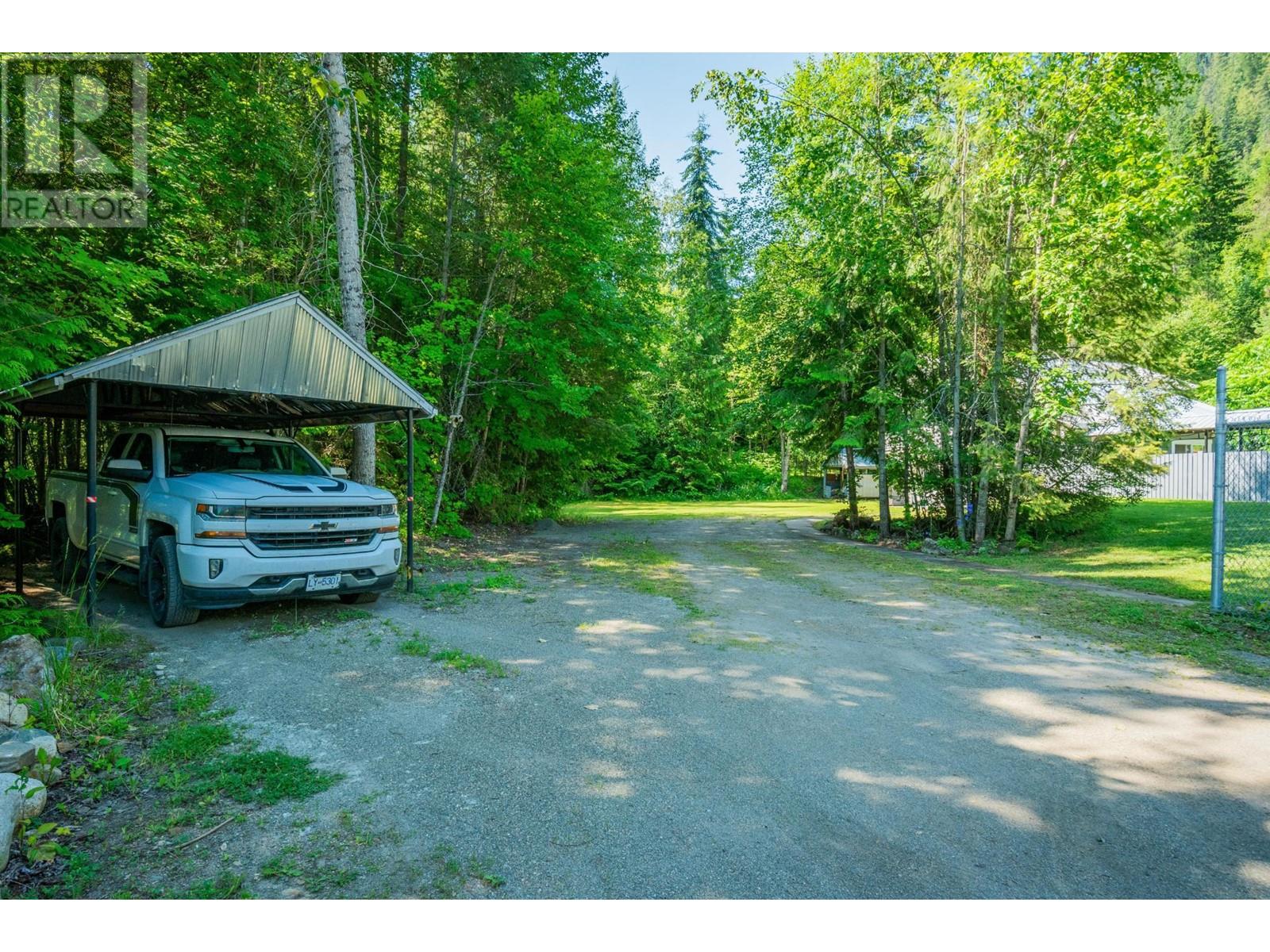 4743 31 Highway, Kaslo, British Columbia  V0G 1M0 - Photo 11 - 10341185