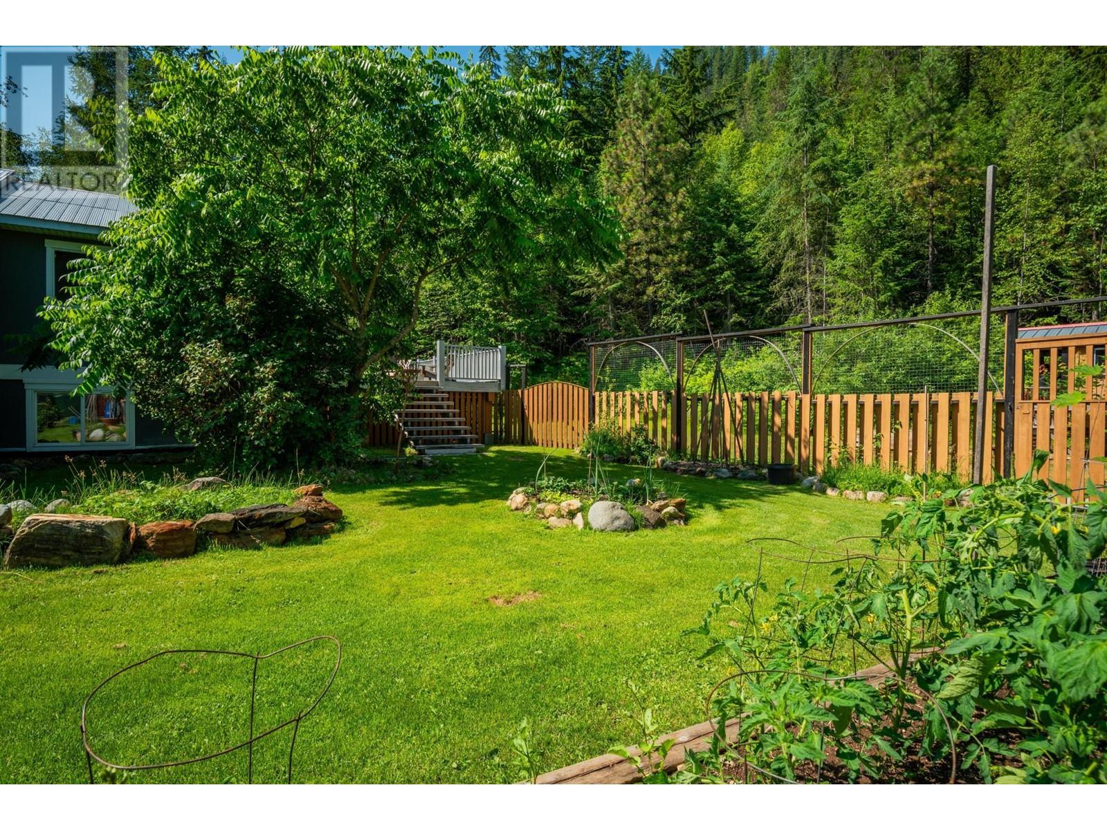 4743 31 Highway, Kaslo, British Columbia  V0G 1M0 - Photo 16 - 10341185