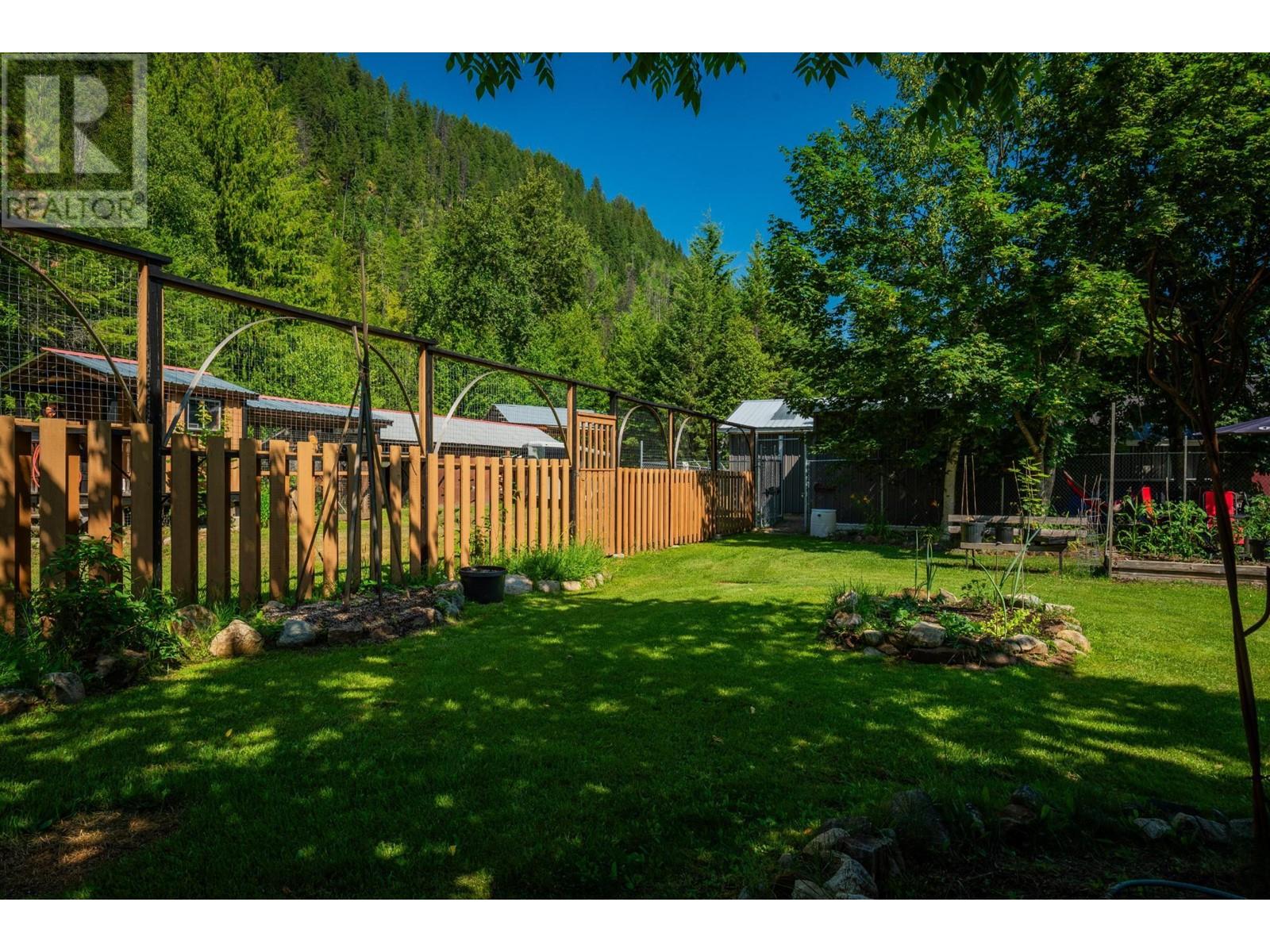 4743 31 Highway, Kaslo, British Columbia  V0G 1M0 - Photo 18 - 10341185