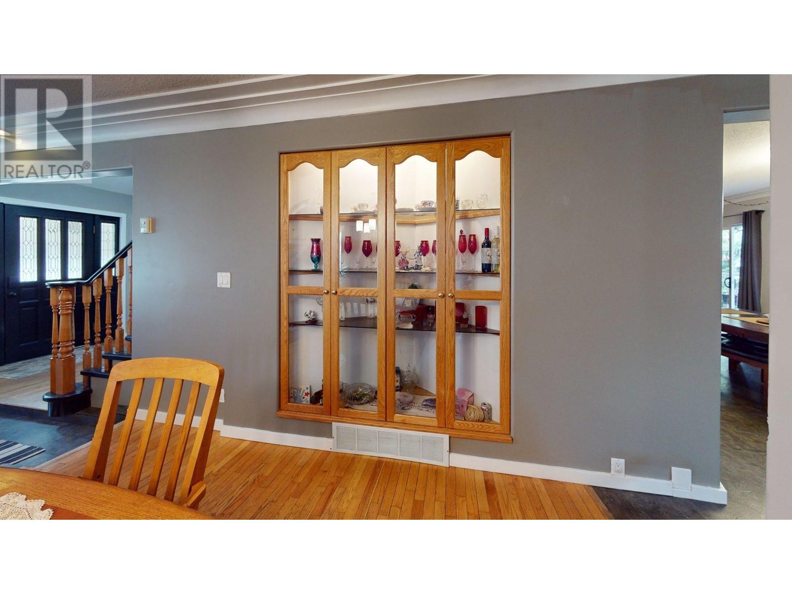 2300 Old Salmo Road, Fruitvale, British Columbia  V0G 1L0 - Photo 10 - 10342544