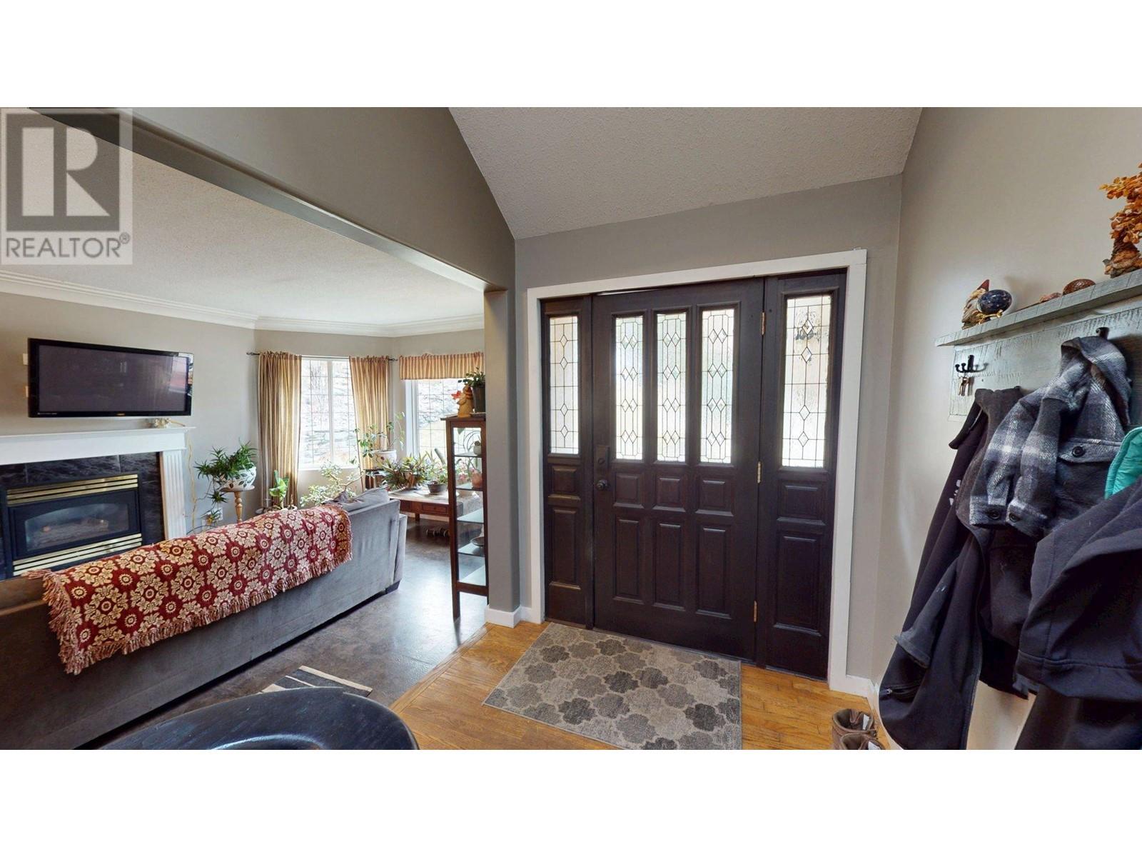 2300 Old Salmo Road, Fruitvale, British Columbia  V0G 1L0 - Photo 4 - 10342544