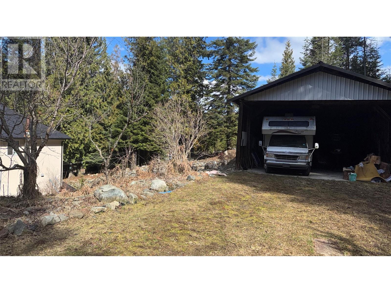 2300 Old Salmo Road, Fruitvale, British Columbia  V0G 1L0 - Photo 74 - 10342544