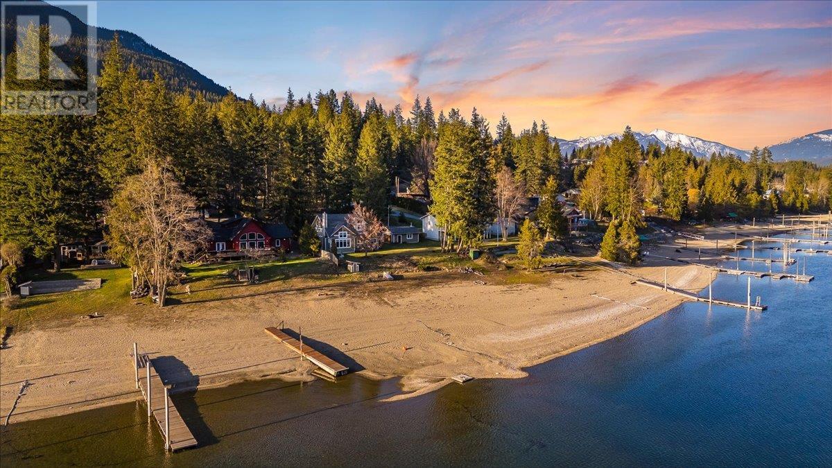 7606 3a Highway, Balfour, British Columbia  V0G 1C0 - Photo 5 - 10342606