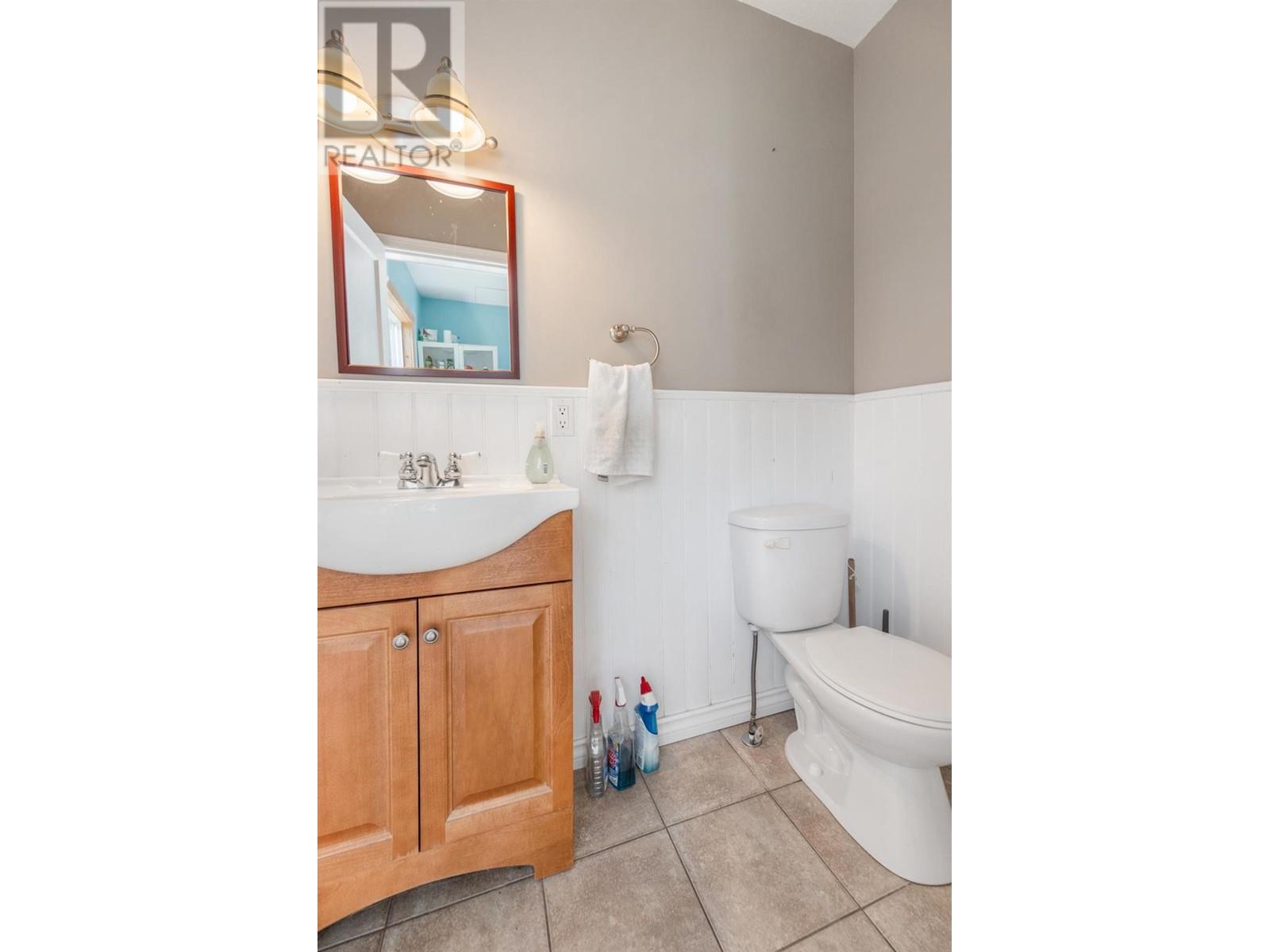 3289 Broadwater Road, Robson, British Columbia  V0G 1X0 - Photo 17 - 10343034