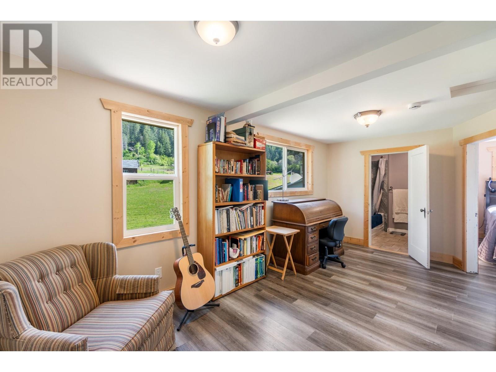 3289 Broadwater Road, Robson, British Columbia  V0G 1X0 - Photo 19 - 10343034