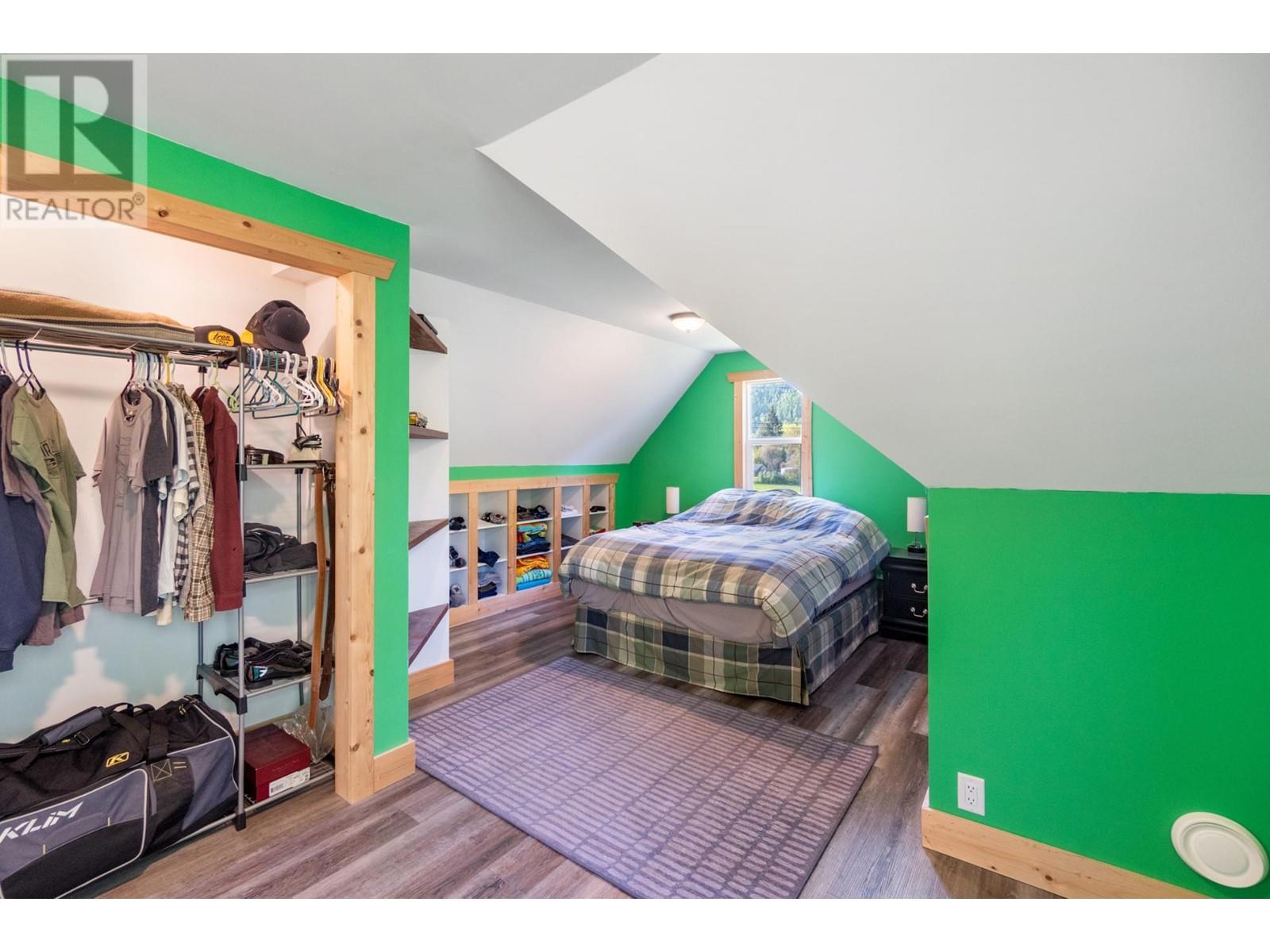 3289 Broadwater Road, Robson, British Columbia  V0G 1X0 - Photo 21 - 10343034