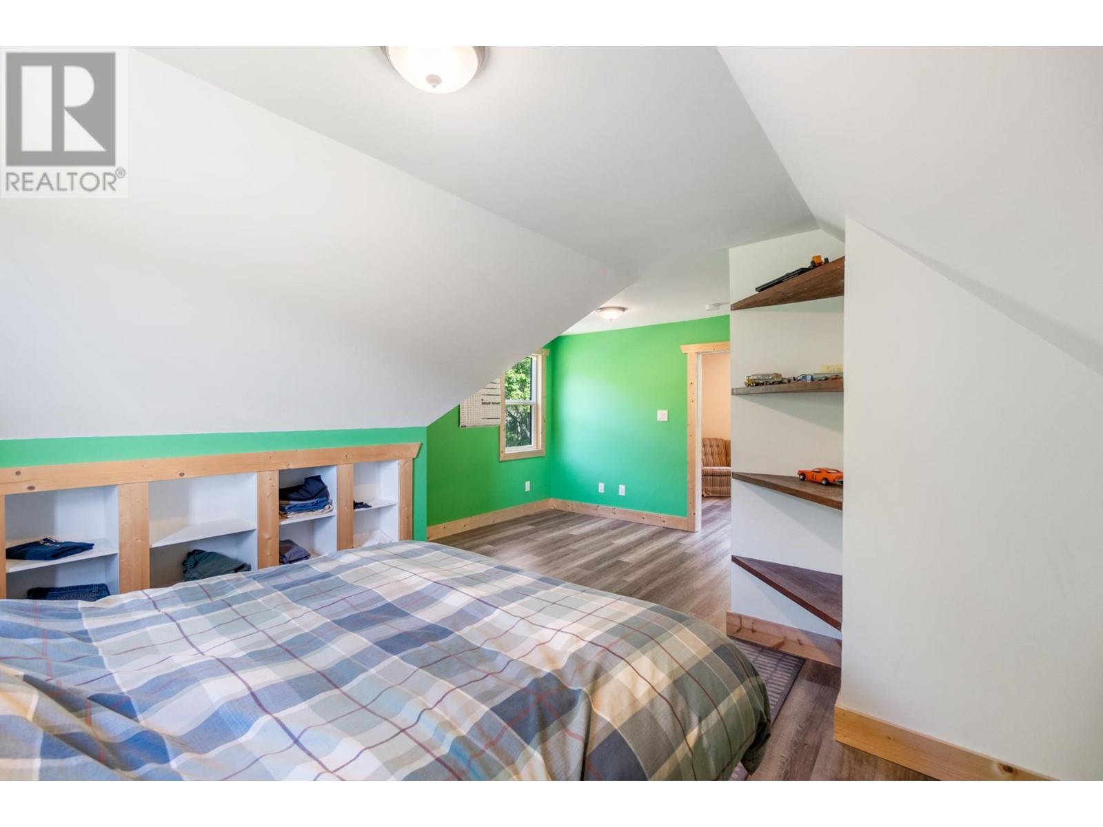 3289 Broadwater Road, Robson, British Columbia  V0G 1X0 - Photo 22 - 10343034