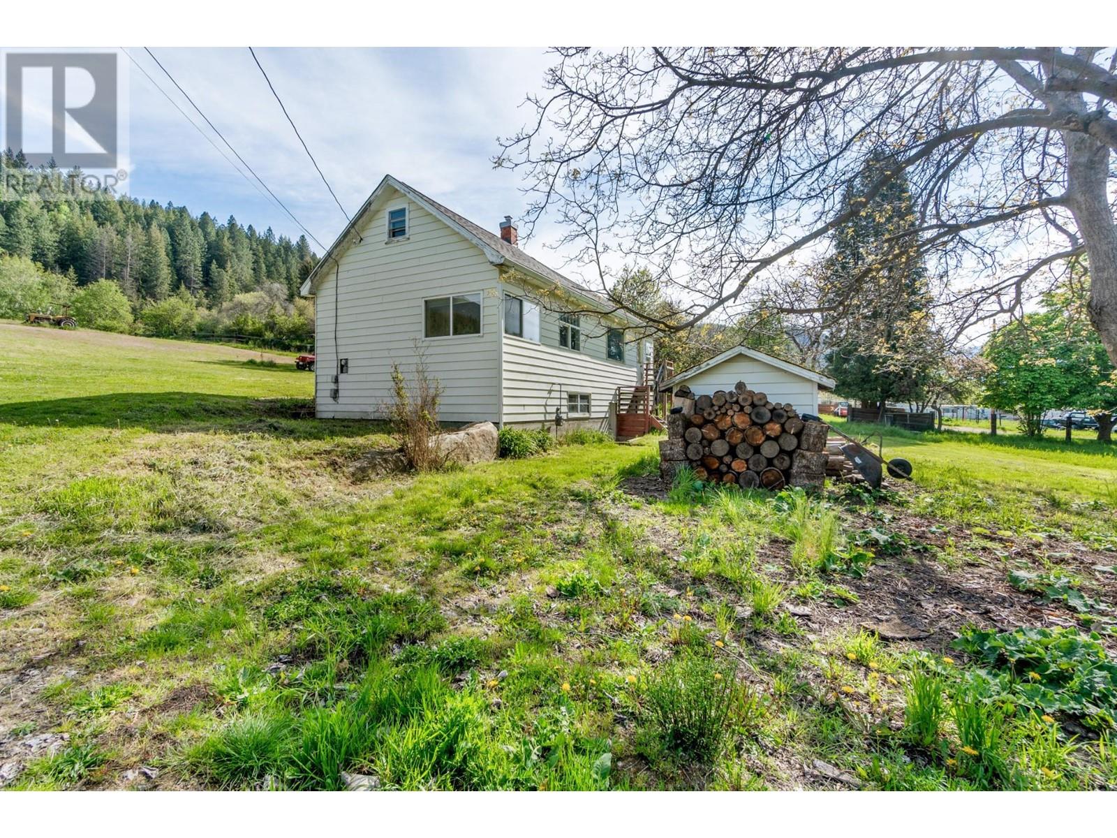 3289 Broadwater Road, Robson, British Columbia  V0G 1X0 - Photo 30 - 10343034