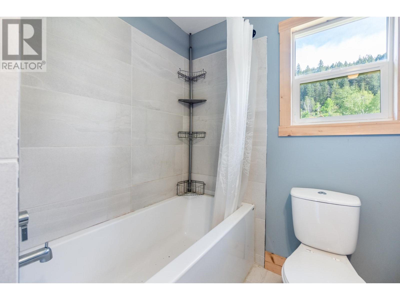 3289 Broadwater Road, Robson, British Columbia  V0G 1X0 - Photo 37 - 10343034