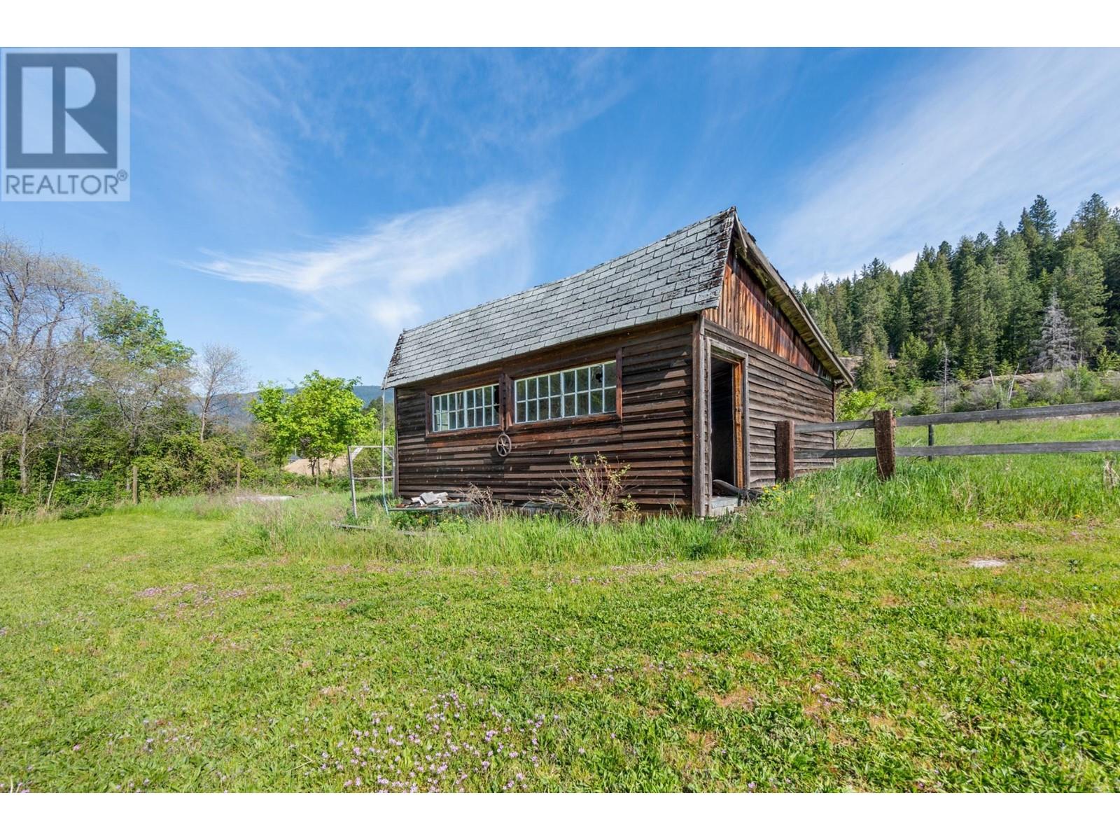 3289 Broadwater Road, Robson, British Columbia  V0G 1X0 - Photo 45 - 10343034