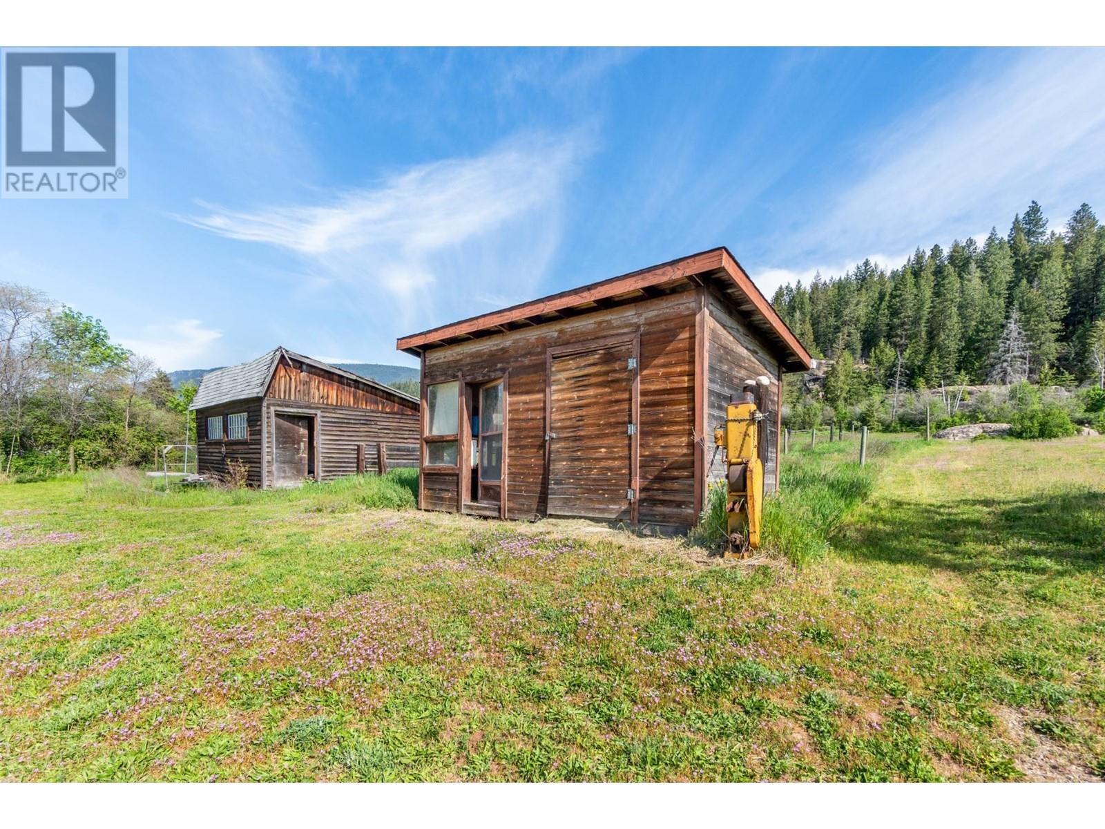 3289 Broadwater Road, Robson, British Columbia  V0G 1X0 - Photo 46 - 10343034