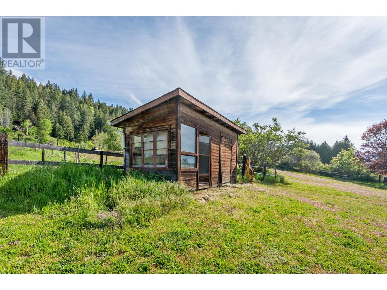 3289 Broadwater Road, Robson, British Columbia  V0G 1X0 - Photo 47 - 10343034