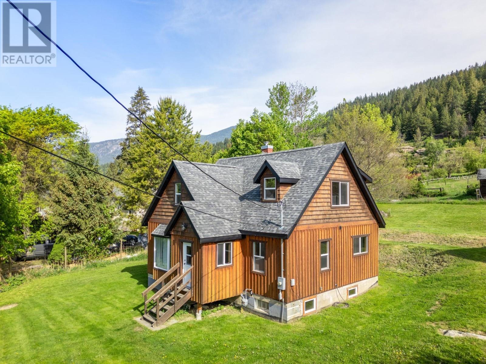 3289 Broadwater Road, Robson, British Columbia  V0G 1X0 - Photo 6 - 10343034