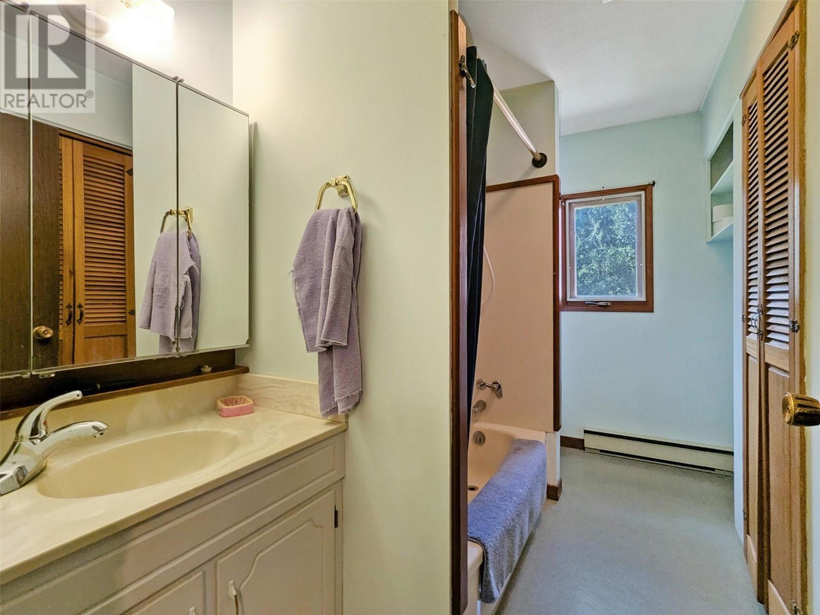 5837 Highway 6, Winlaw, British Columbia  V0G 2J0 - Photo 18 - 10342857