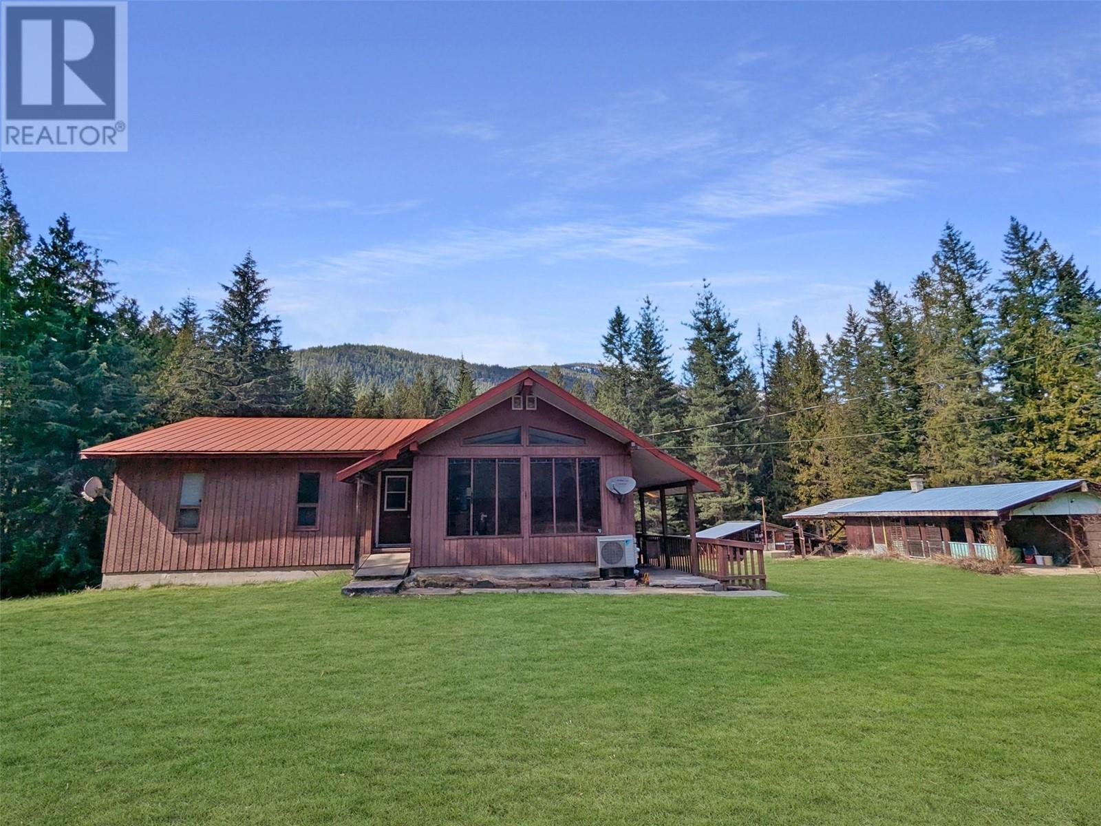5837 Highway 6, Winlaw, British Columbia  V0G 2J0 - Photo 2 - 10342857