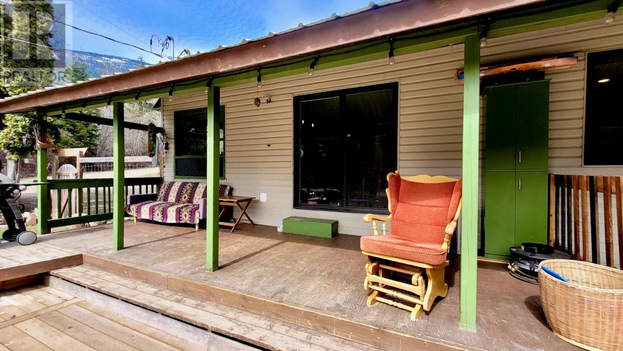 6450 Appledale Lower Road, Appledale, British Columbia  V0G 2J0 - Photo 15 - 10342460