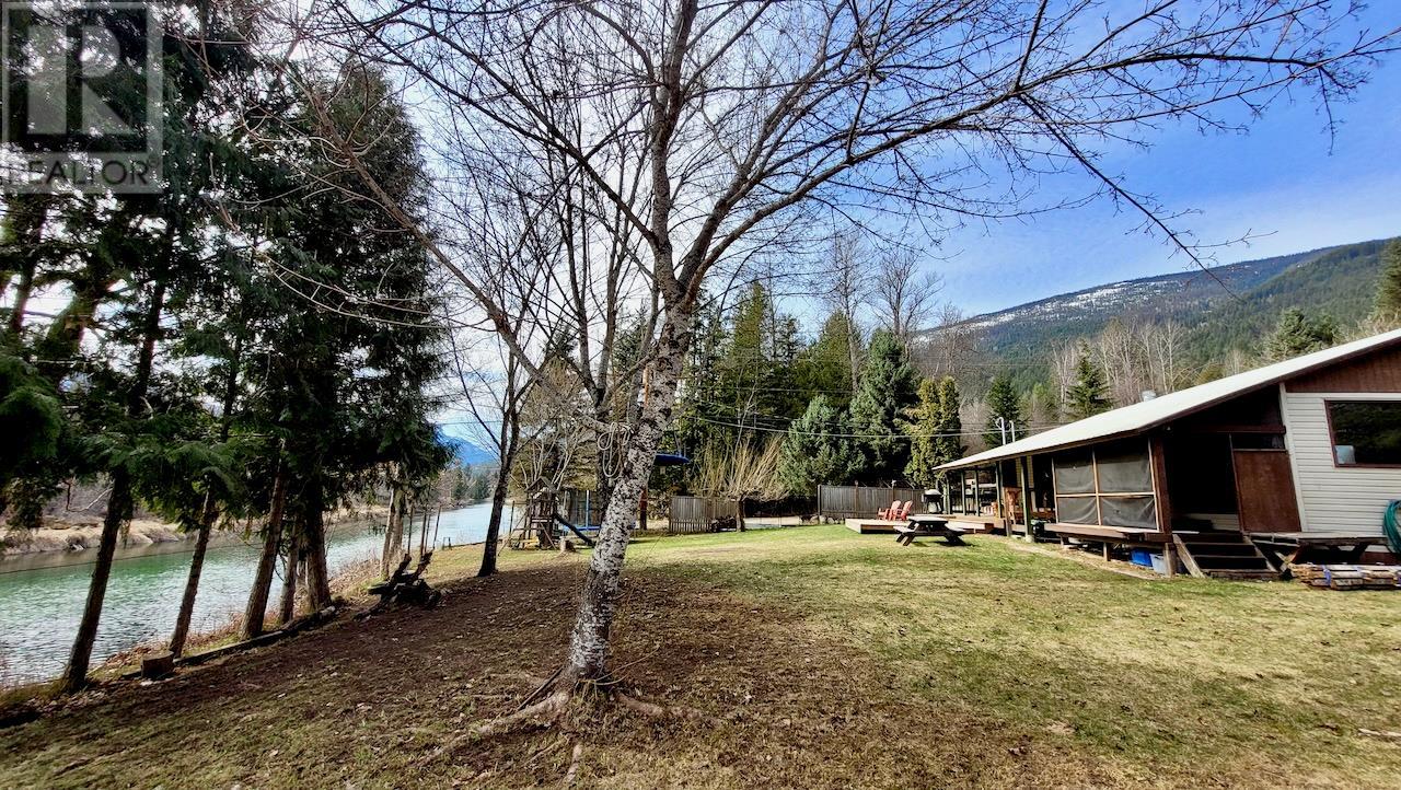 6450 Appledale Lower Road, Appledale, British Columbia  V0G 2J0 - Photo 18 - 10342460