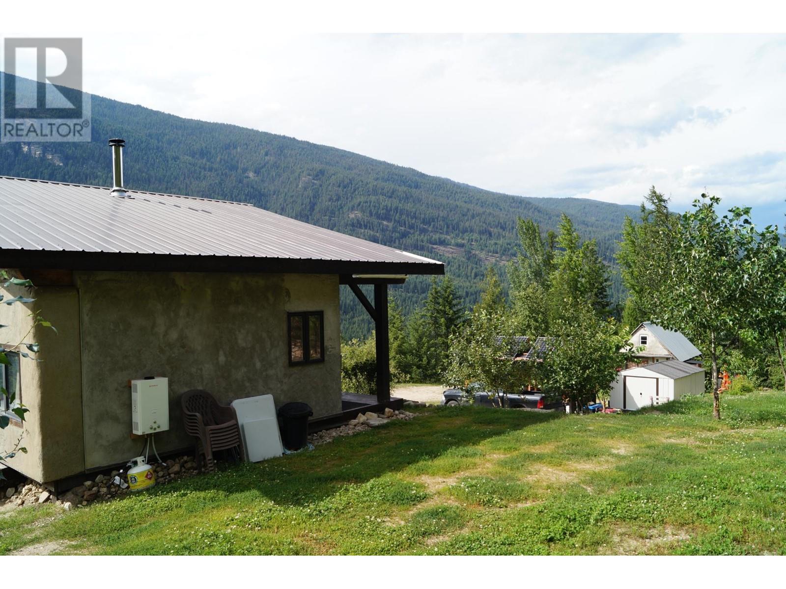 4650 6 Highway, Winlaw, British Columbia  V0G 2J0 - Photo 18 - 10343389